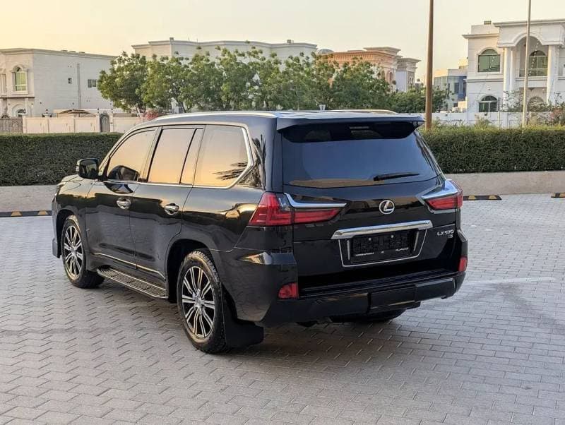 2018 Lexus LX570 PLATINUM thumbnail 3
