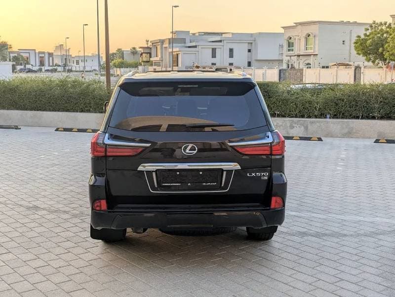 2018 Lexus LX570 PLATINUM thumbnail 8