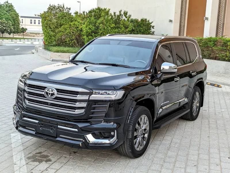 2014 Toyota Land Cruiser GXR thumbnail 2