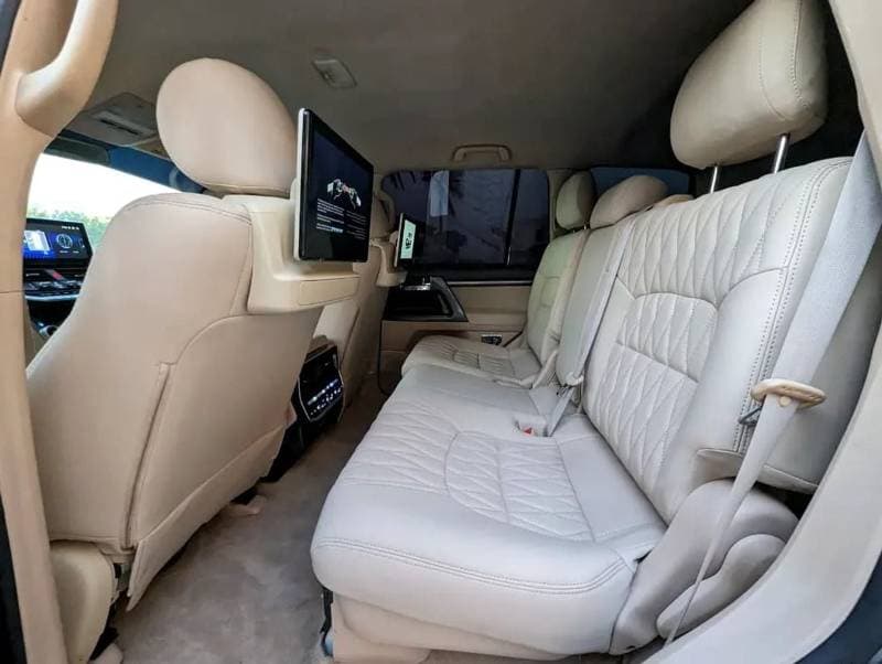 2014 Toyota Land Cruiser GXR thumbnail 8