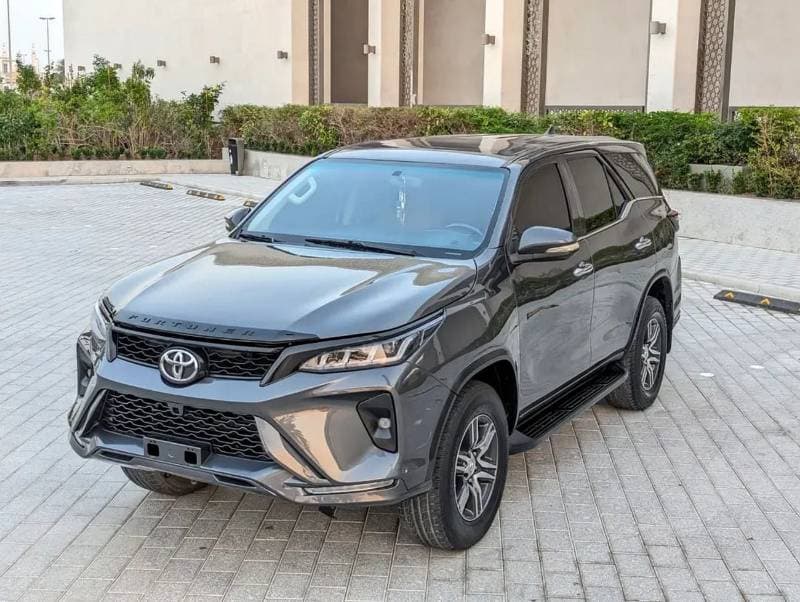 2018 Toyota Fortuner EXR thumbnail 2