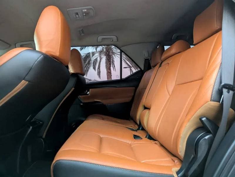 2018 Toyota Fortuner EXR thumbnail 4