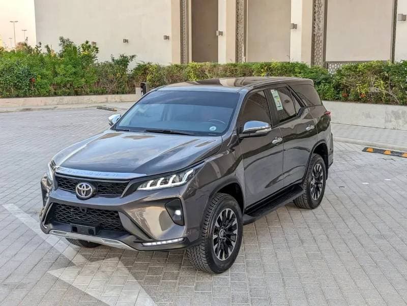 2016 Toyota Fortuner EXR thumbnail 2