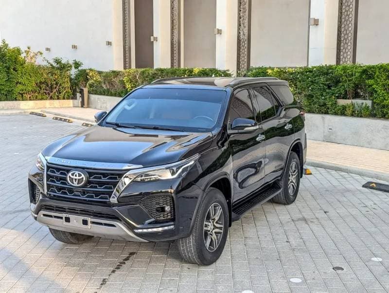 2017 Toyota Fortuner EXR thumbnail 2