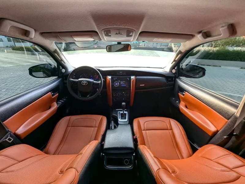 2017 Toyota Fortuner EXR thumbnail 3