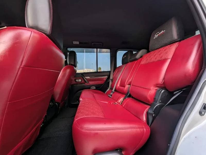2020 Mitsubishi Pajero thumbnail 6