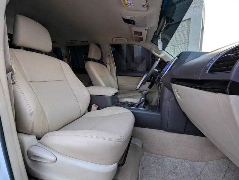 2020 Toyota Prado TX L thumbnail 8