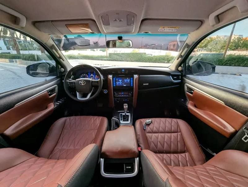2017 Toyota Fortuner EXR thumbnail 3
