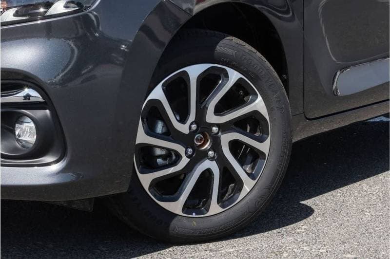 2026 Suzuki Baleno GLX thumbnail 7
