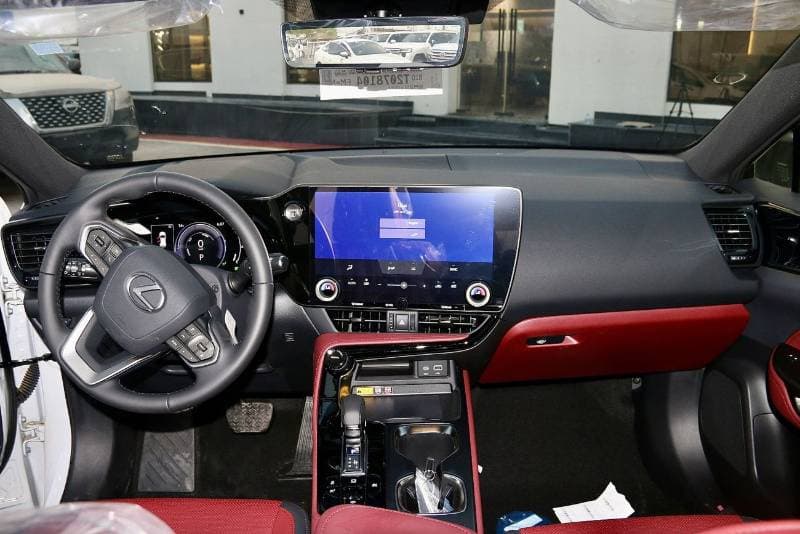 2026 Lexus NX 350h PLATINUM thumbnail 3