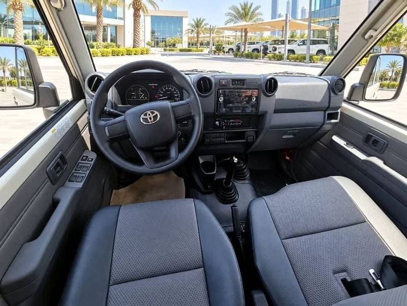 2026 Toyota Land Cruiser Pick Up LC 79 Base thumbnail 3