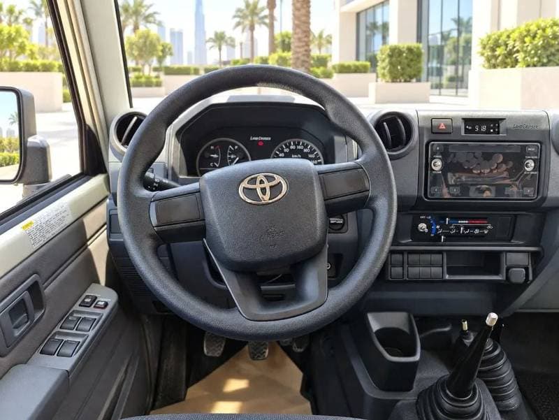 2026 Toyota Land Cruiser Pick Up LC 79 Base thumbnail 7