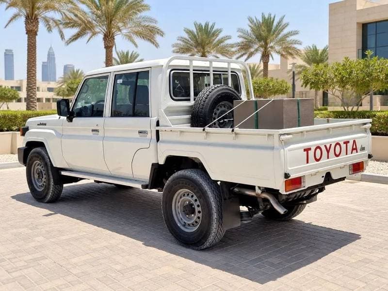 2026 Toyota Land Cruiser Pick Up LC 79 Base thumbnail 8