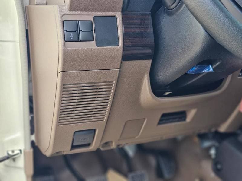 2026 Toyota Land Cruiser 70 LC79 LX thumbnail 6