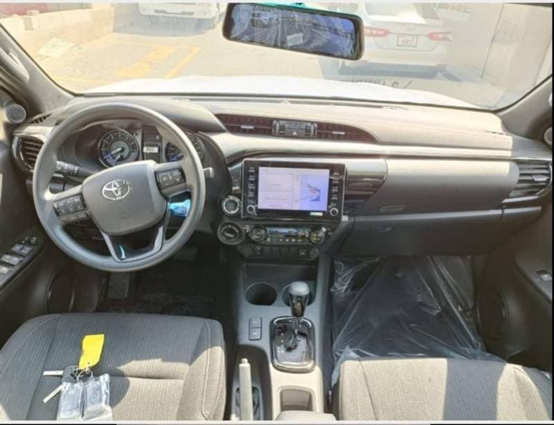 2025 Toyota Hilux ADVENTURE thumbnail 3