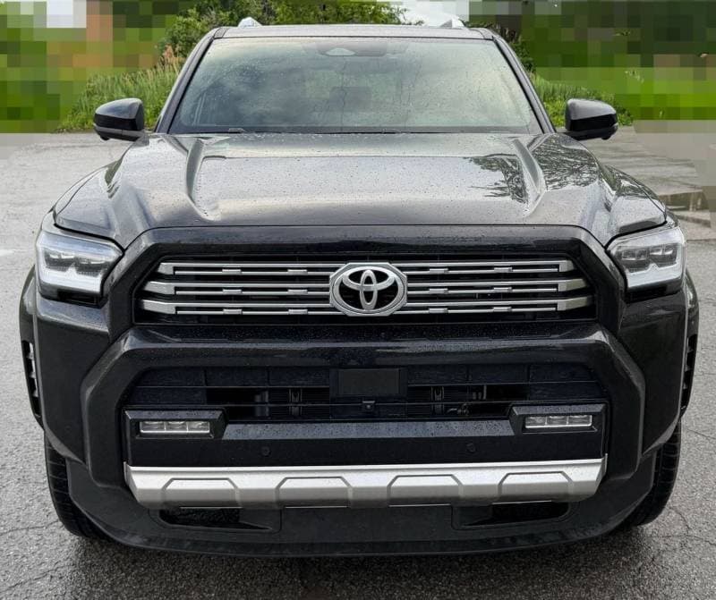 2026 Toyota 4Runner Limited thumbnail 3
