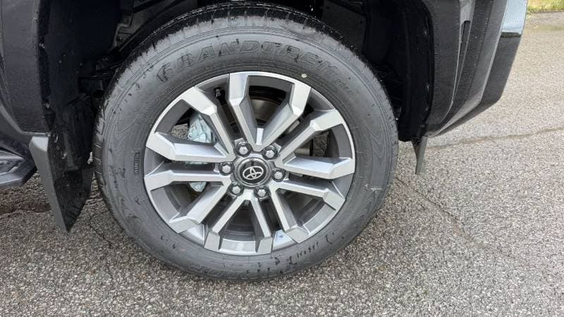 2026 Toyota 4Runner Limited thumbnail 8
