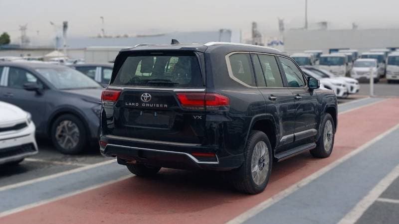 2026 Toyota Land Cruiser VXR thumbnail 4