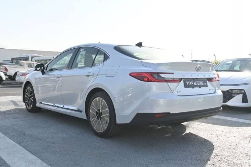2025 Toyota Camry LE HEV thumbnail 4