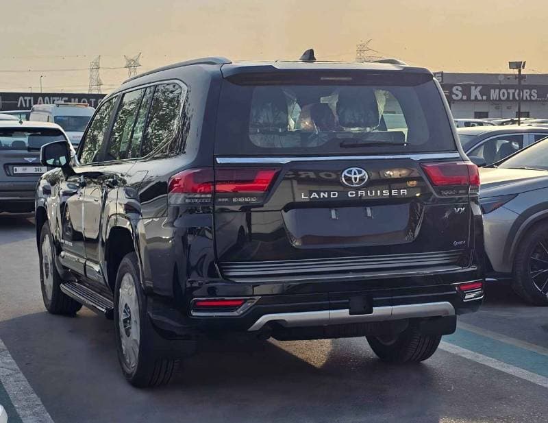 2025 Toyota Land Cruiser VX thumbnail 6