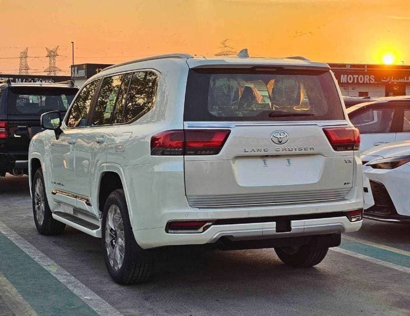 2025 Toyota Land Cruiser VX thumbnail 6