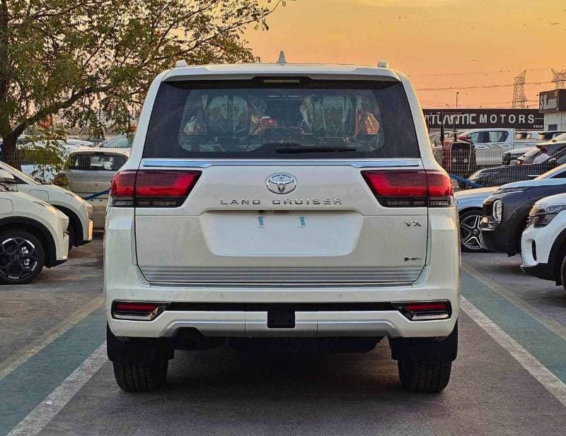 2025 Toyota Land Cruiser VX thumbnail 4