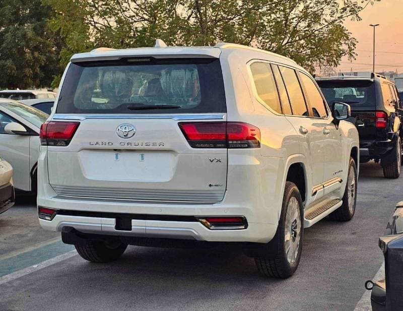 2025 Toyota Land Cruiser VX thumbnail 5