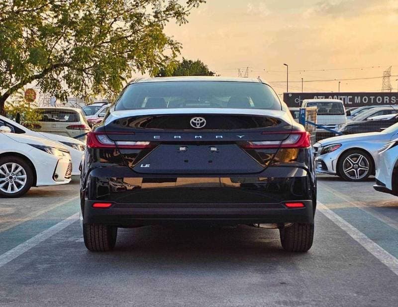 2025 Toyota Camry LE thumbnail 4