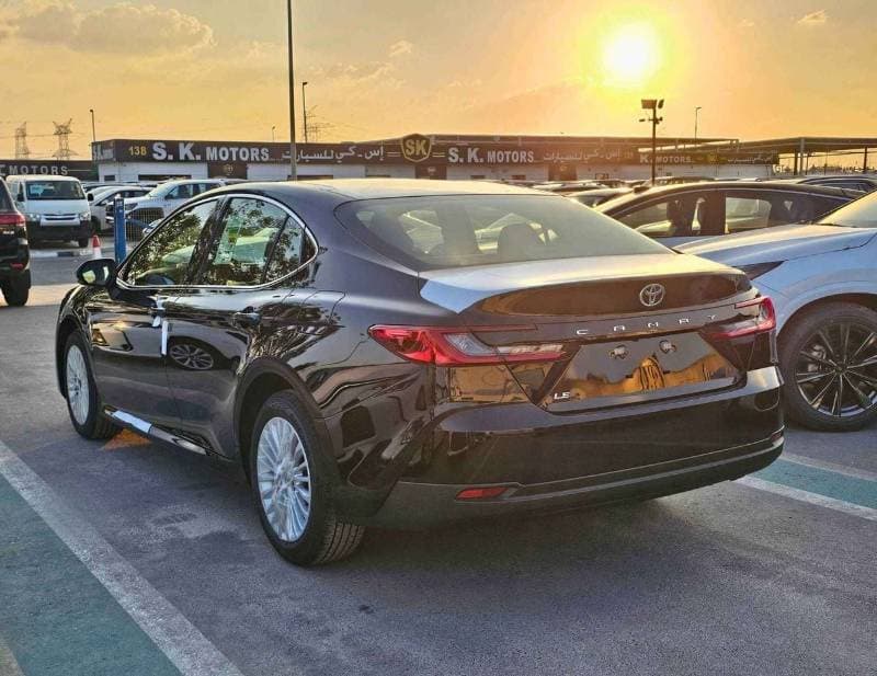 2025 Toyota Camry LE thumbnail 6