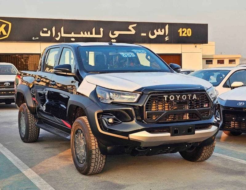2025 Toyota Hilux GR SPORT thumbnail 3