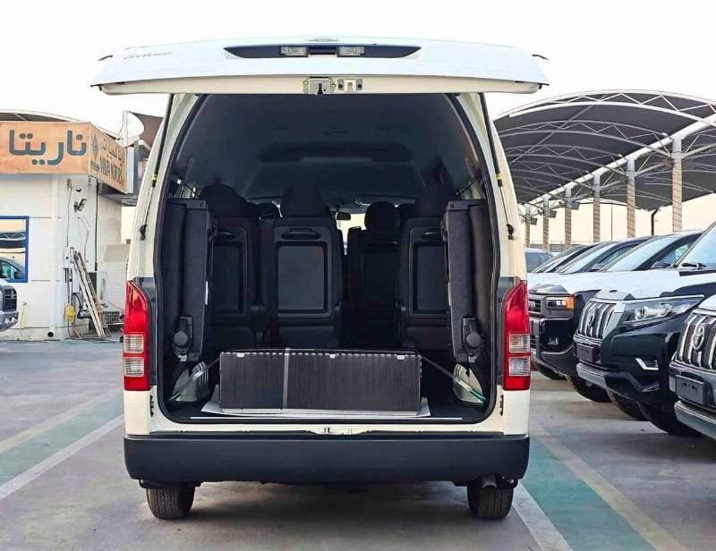 2025 Toyota Hiace DX thumbnail 5