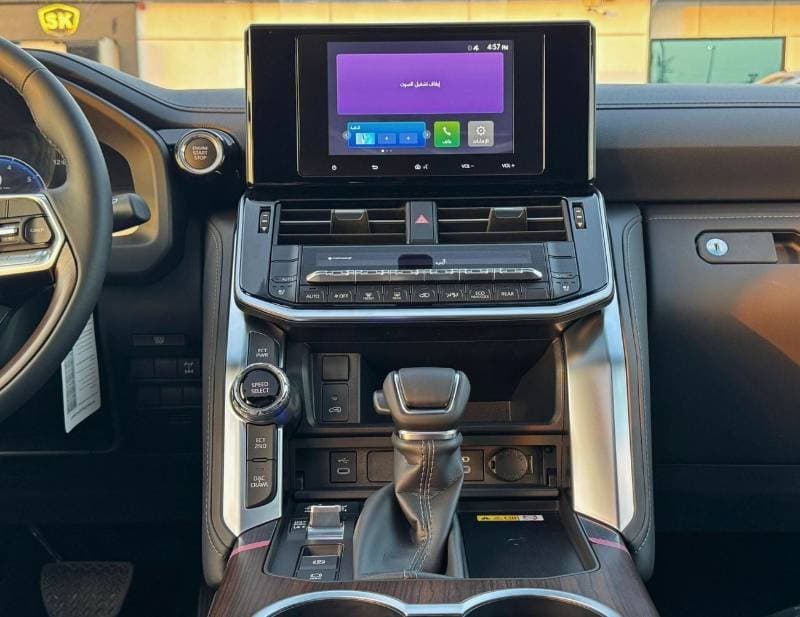 2025 Toyota Land Cruiser GXR thumbnail 6