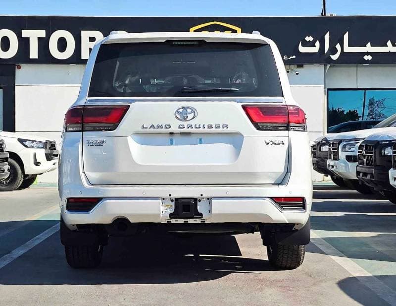2024 Toyota Land Cruiser VXR thumbnail 2