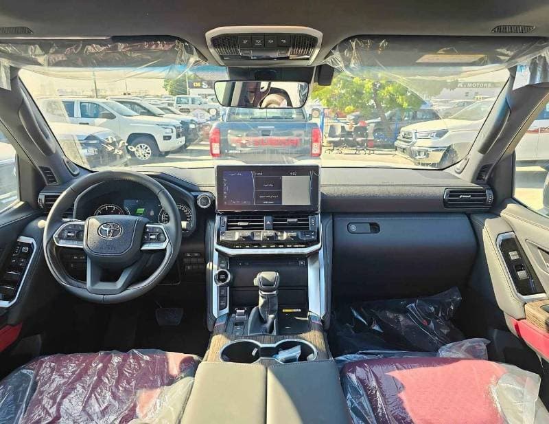 2024 Toyota Land Cruiser VXR thumbnail 3