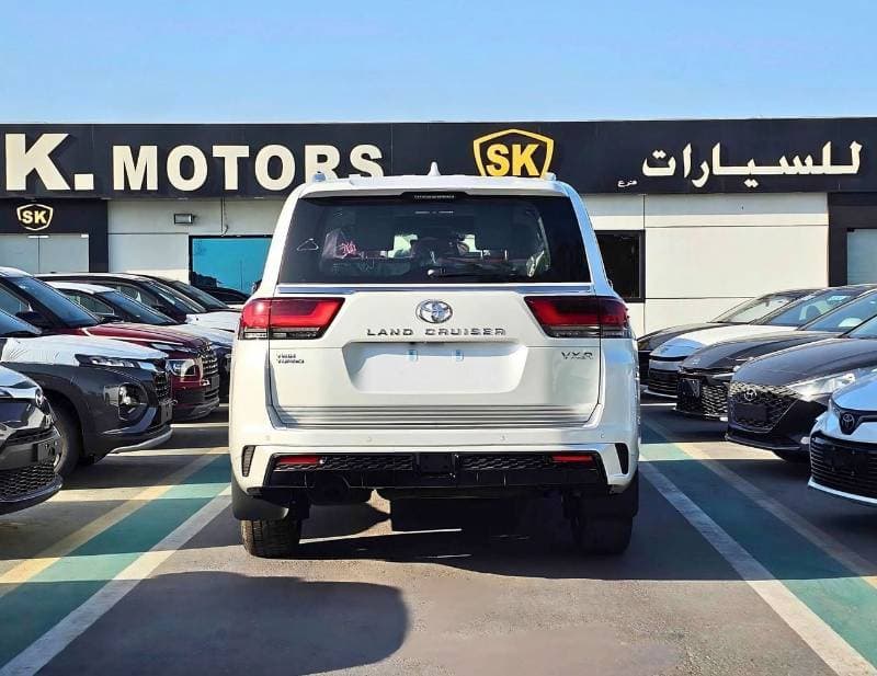 2025 Toyota Land Cruiser VXR thumbnail 2
