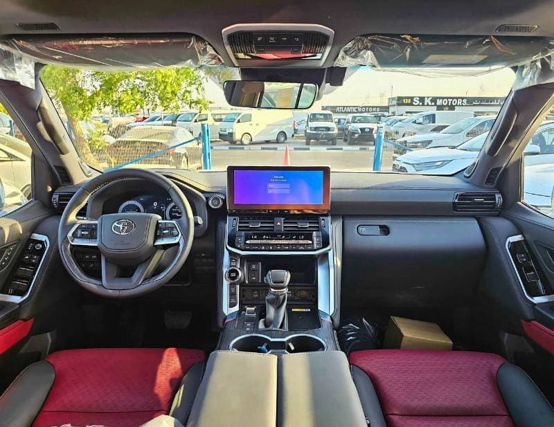 2025 Toyota Land Cruiser VXR thumbnail 3