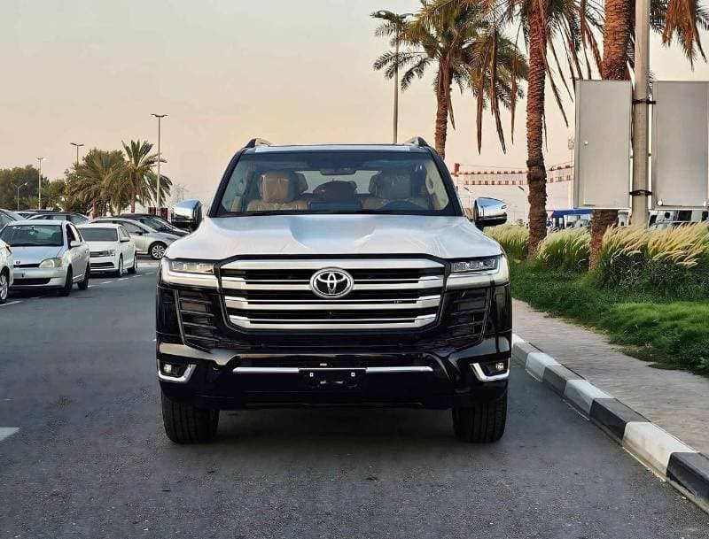 2025 Toyota Land Cruiser VXR thumbnail 2