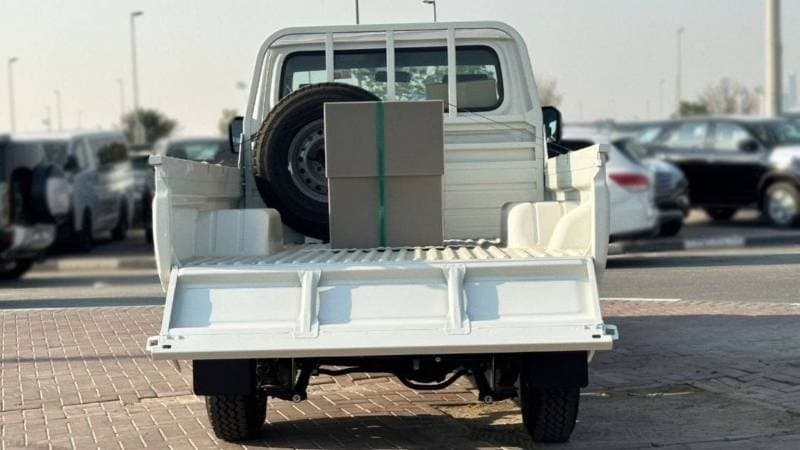 2024 Toyota Land Cruiser Pick Up thumbnail 7