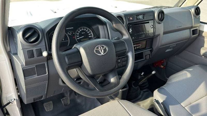 2024 Toyota Land Cruiser Pick Up thumbnail 8