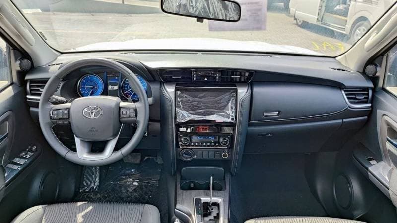2024 Toyota Fortuner GX2 thumbnail 7