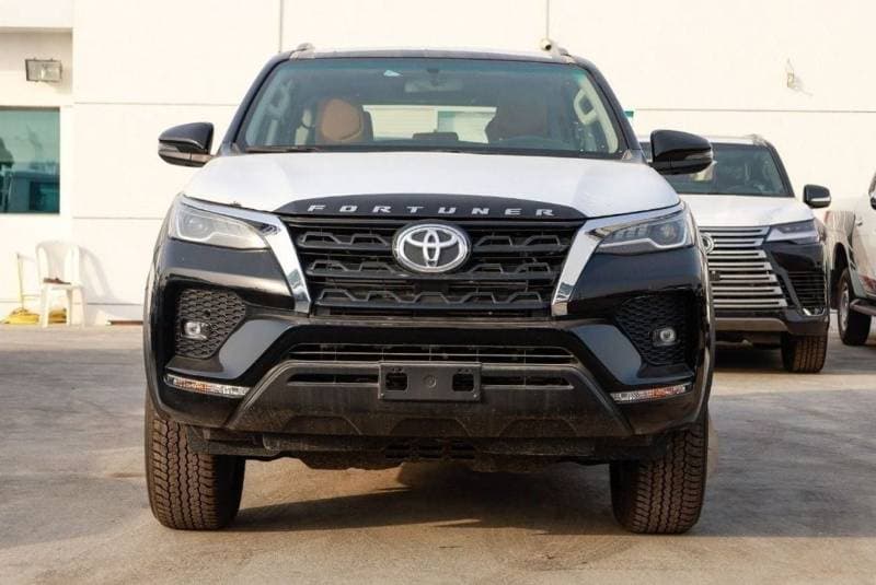 2025 Toyota Fortuner EXR thumbnail 2
