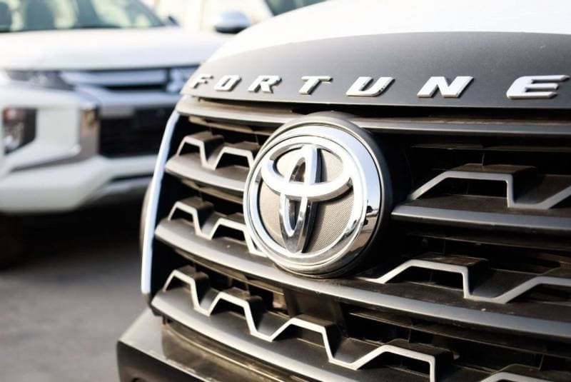 2025 Toyota Fortuner EXR thumbnail 6