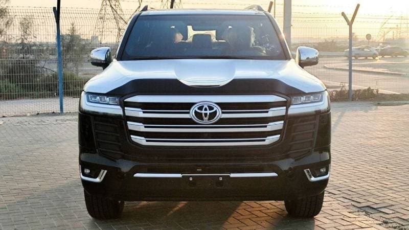 2024 Toyota Land Cruiser VX thumbnail 2