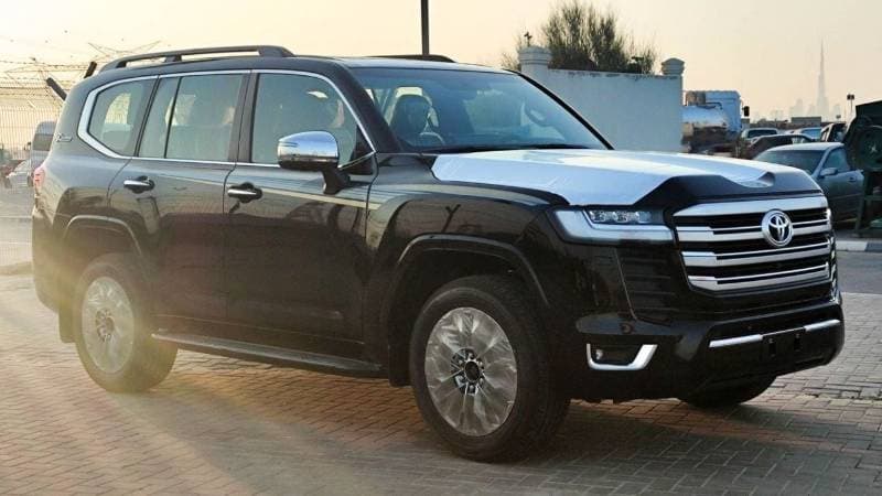 2024 Toyota Land Cruiser VX thumbnail 3