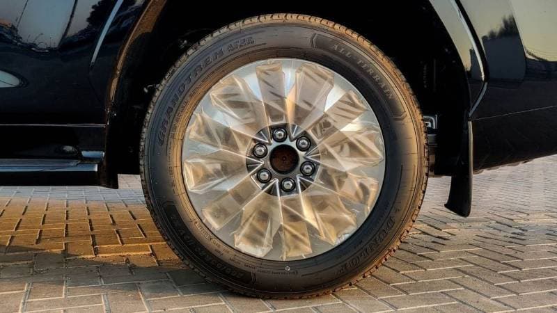2024 Toyota Land Cruiser VX thumbnail 8