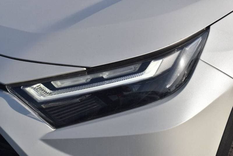 2023 Toyota RAV4 LE HEV thumbnail 5