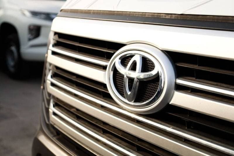 2023 Toyota Land Cruiser VX thumbnail 4