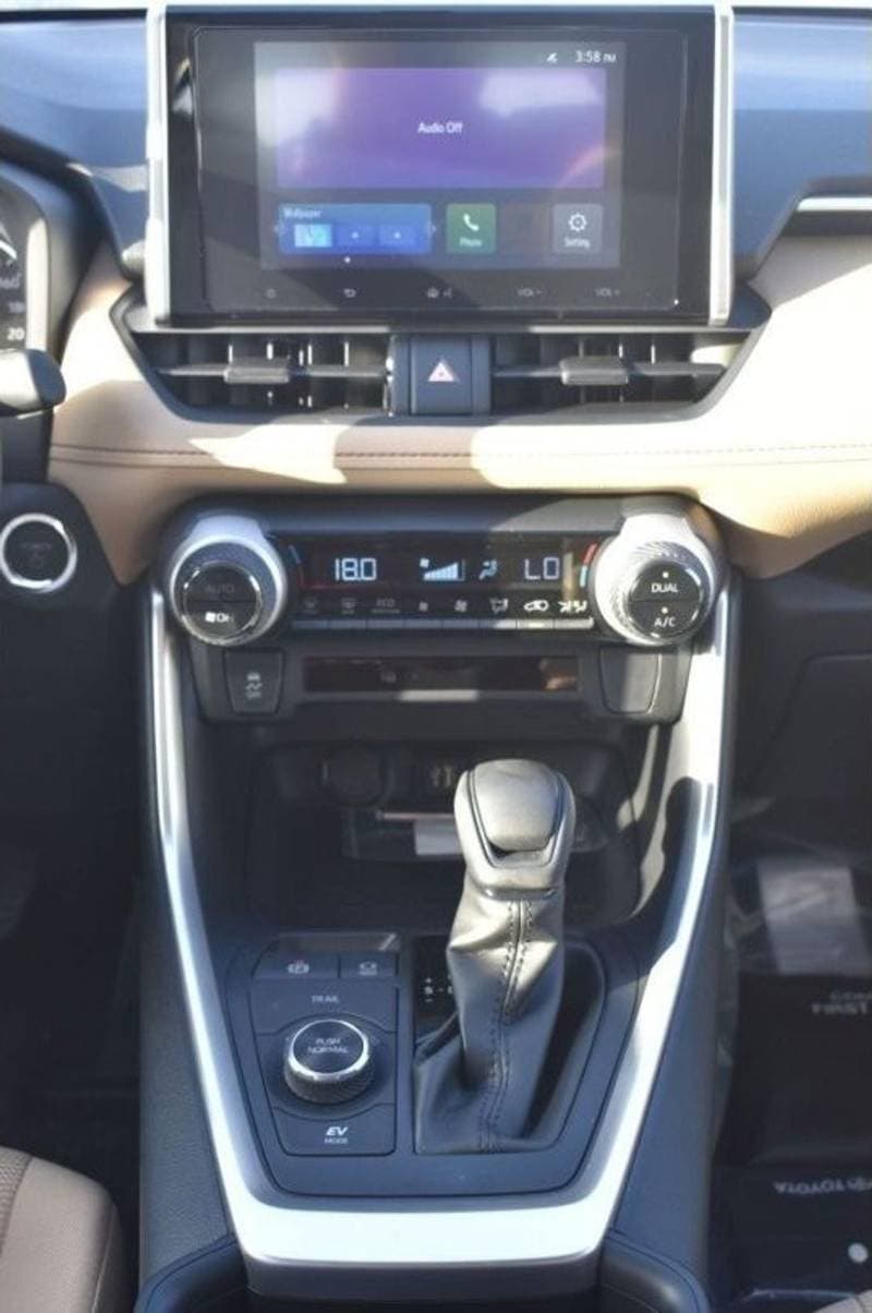 2023 Toyota RAV4 LE HEV thumbnail 7
