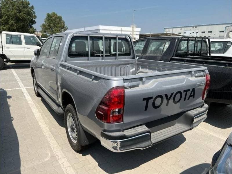 2023 Toyota Hilux GL thumbnail 4