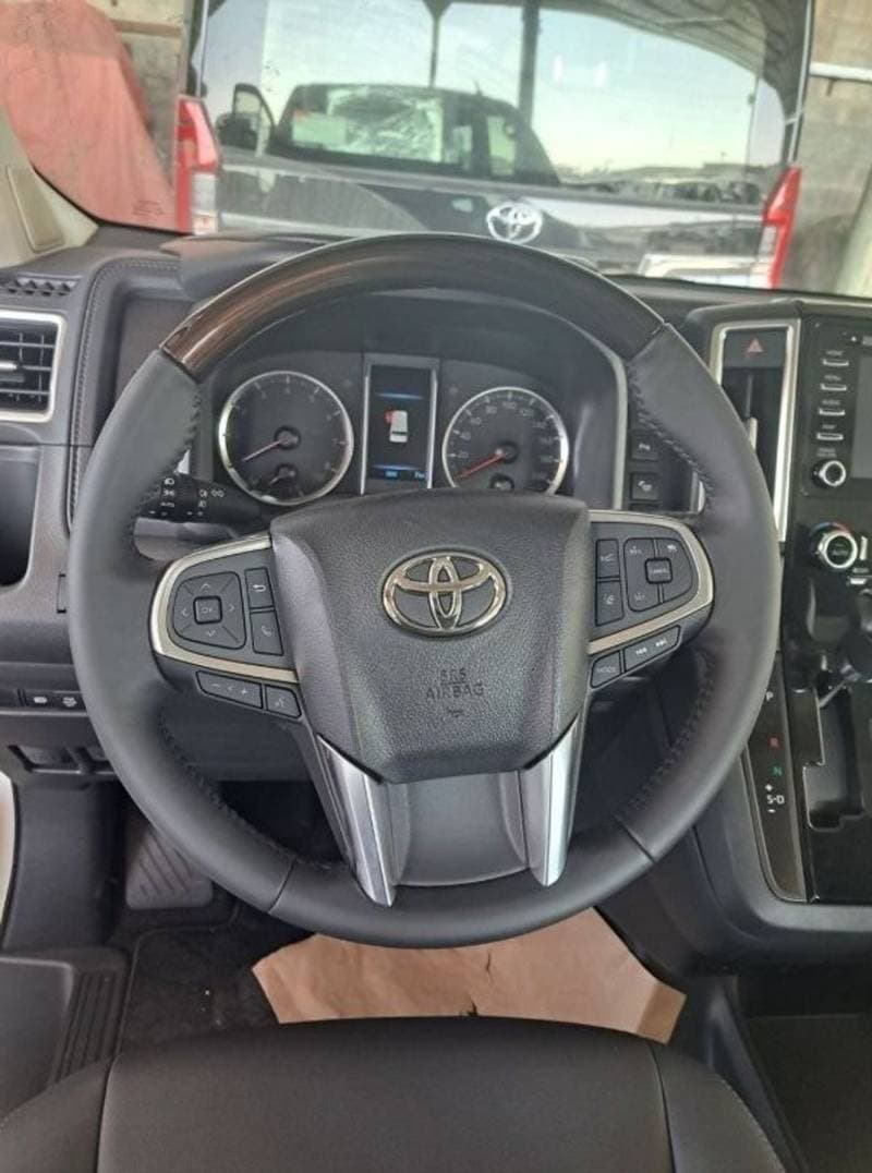2023 Toyota Granvia PREMIUM thumbnail 8
